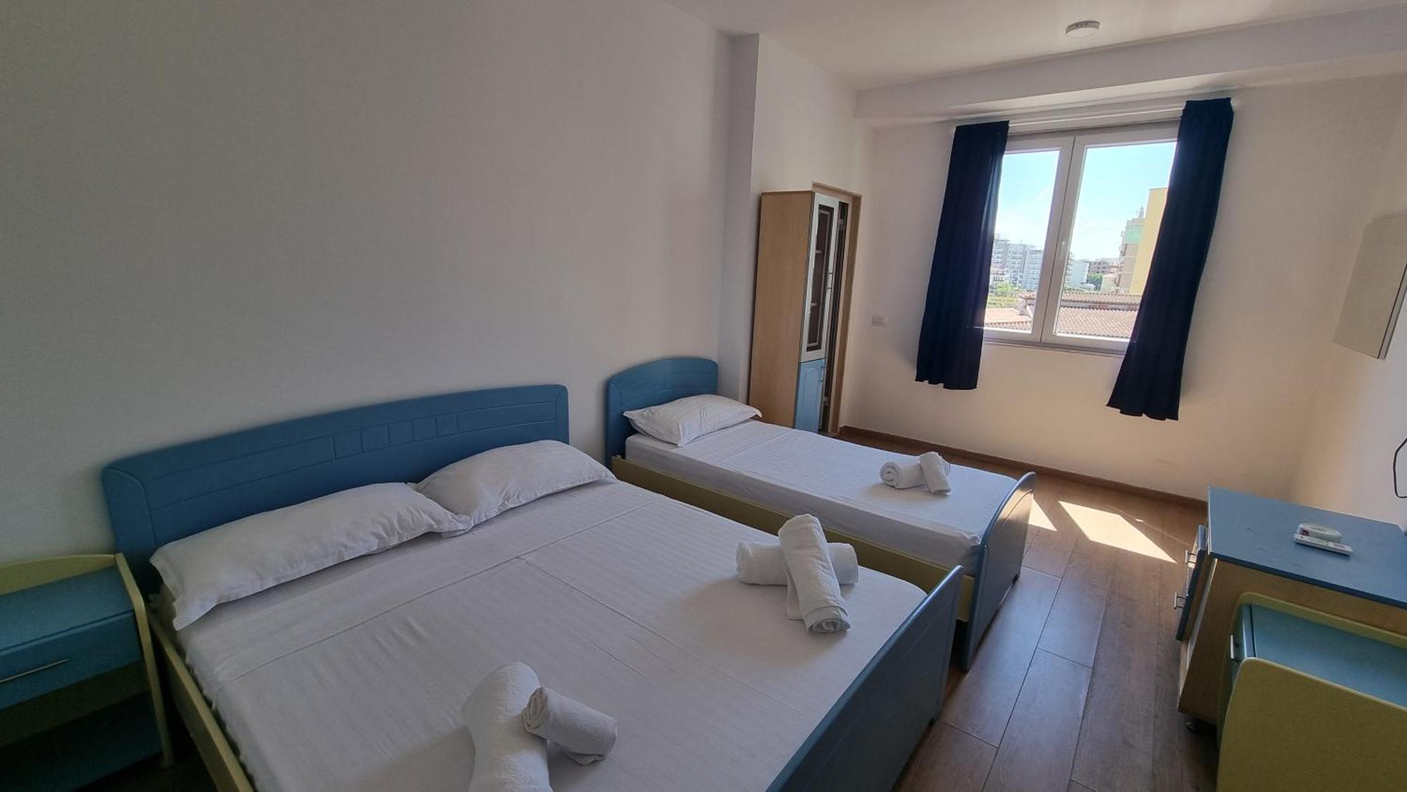 Blue Amr Hotel Shkallnur Bagian luar foto