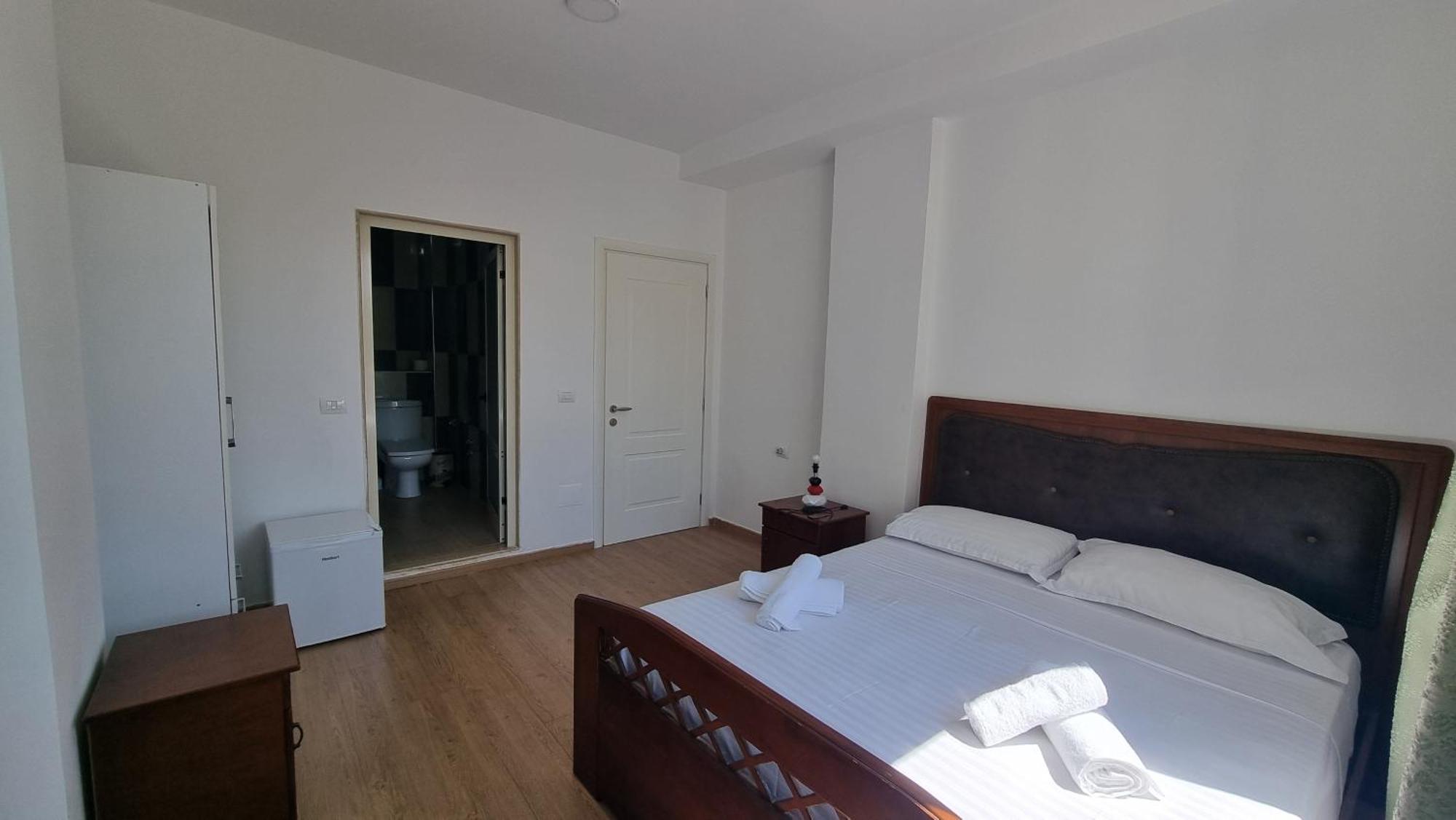 Blue Amr Hotel Shkallnur Bagian luar foto