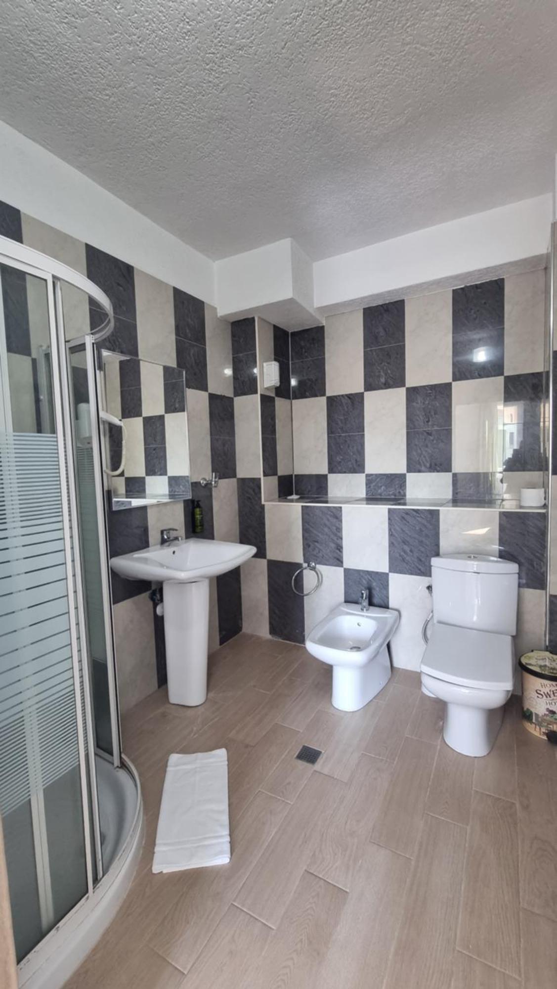 Blue Amr Hotel Shkallnur Bagian luar foto
