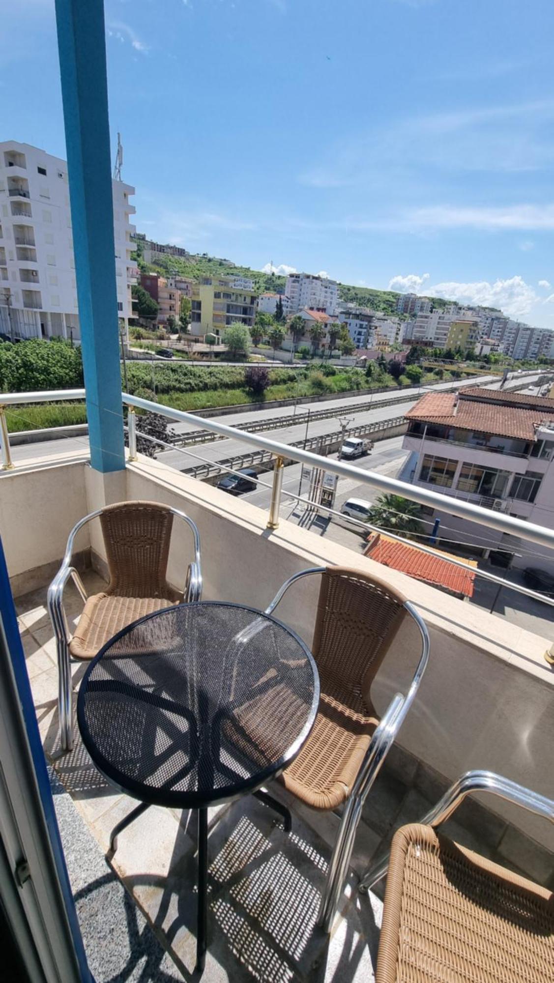 Blue Amr Hotel Shkallnur Bagian luar foto