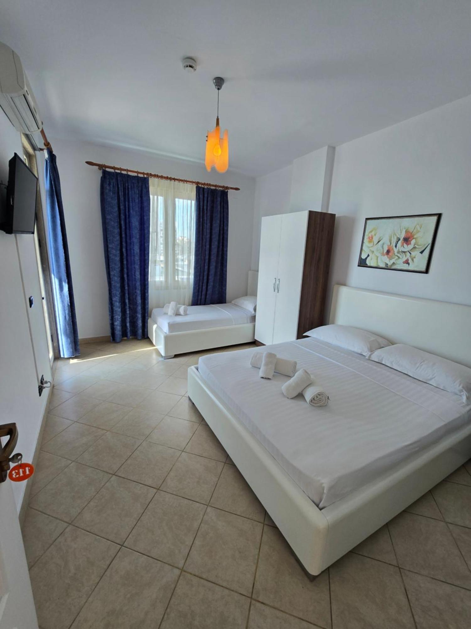 Blue Amr Hotel Shkallnur Bagian luar foto