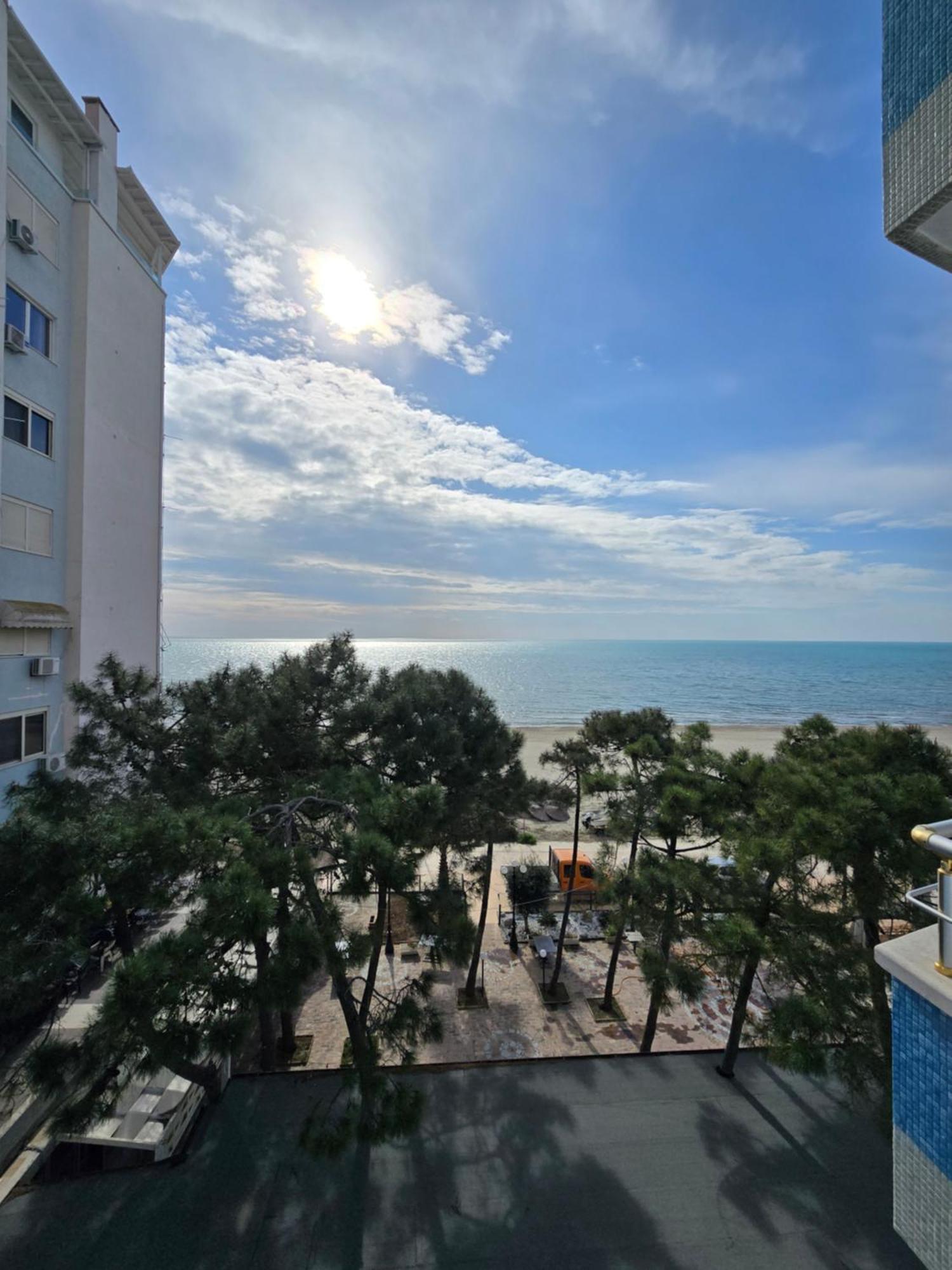 Blue Amr Hotel Shkallnur Bagian luar foto