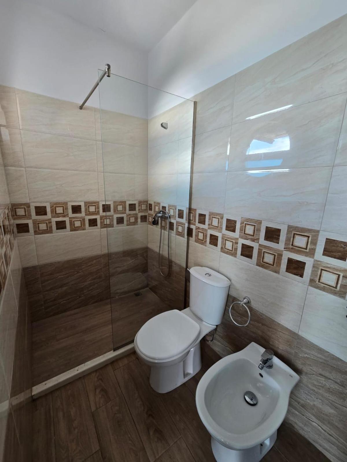Blue Amr Hotel Shkallnur Bagian luar foto