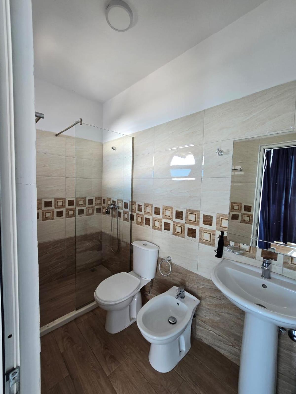 Blue Amr Hotel Shkallnur Bagian luar foto