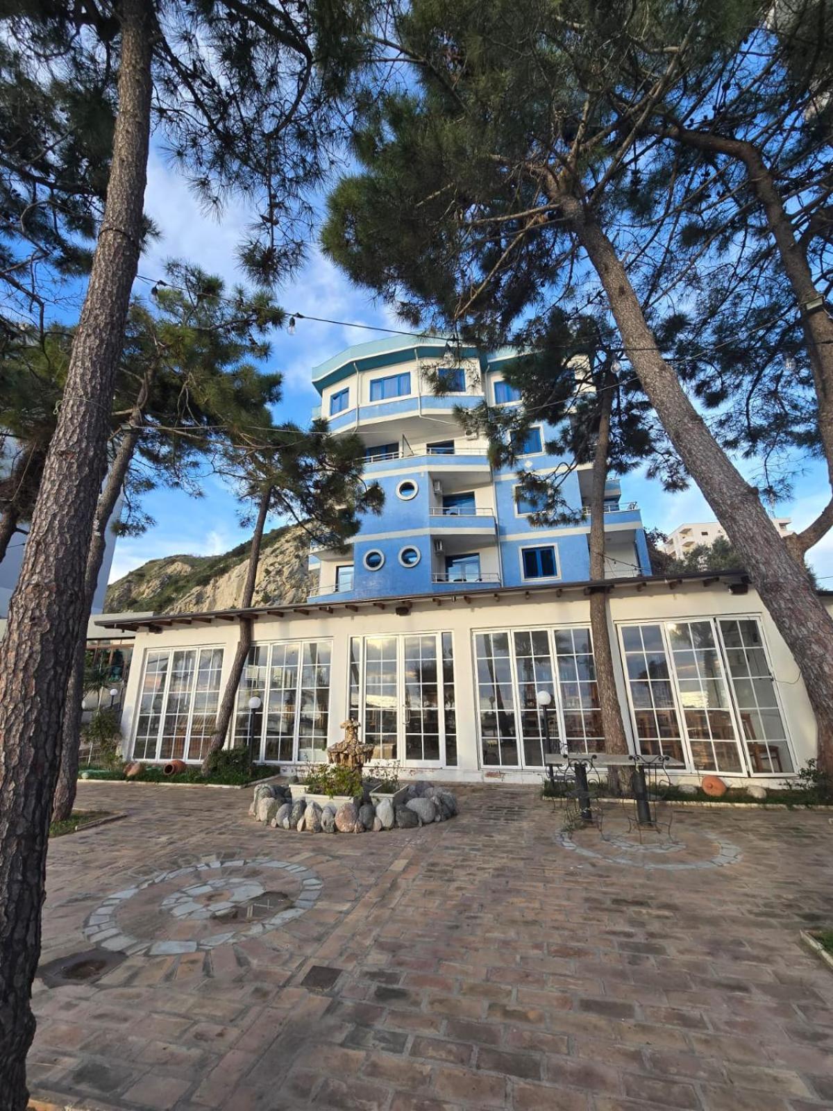 Blue Amr Hotel Shkallnur Bagian luar foto