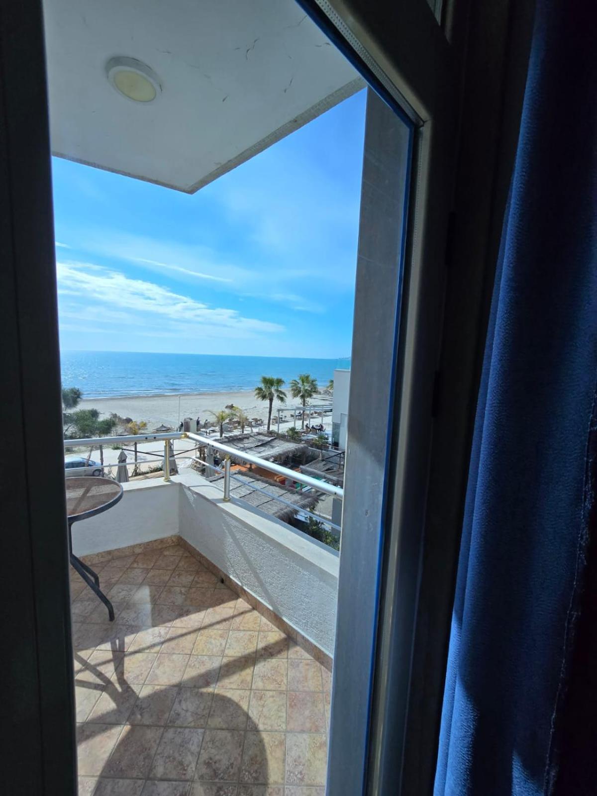 Blue Amr Hotel Shkallnur Bagian luar foto