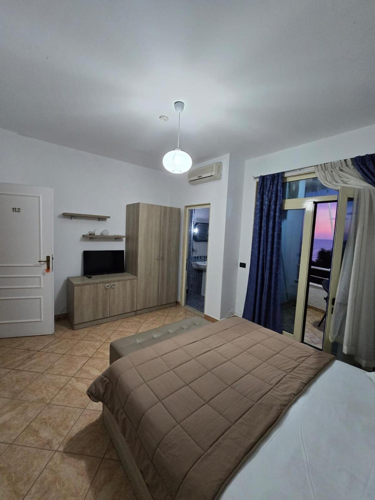 Blue Amr Hotel Shkallnur Bagian luar foto