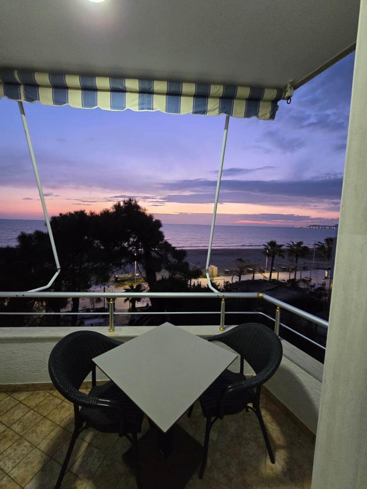 Blue Amr Hotel Shkallnur Bagian luar foto